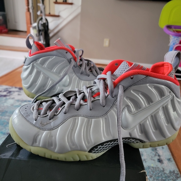 Gray foamposites - Picture 1 of 2